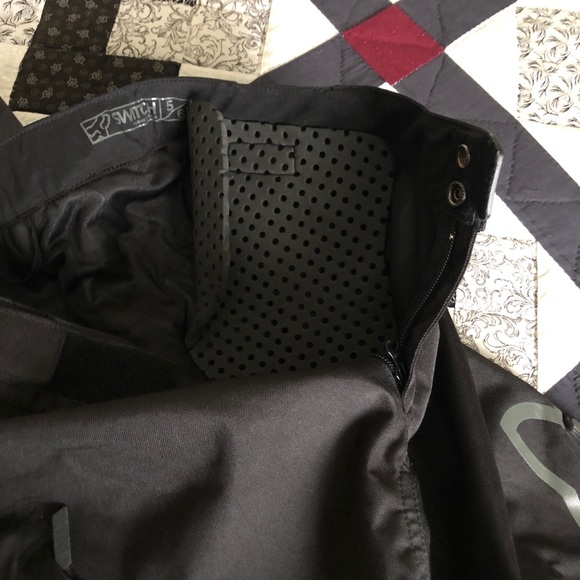 FOX Switch dirt bike pants, black in colour - Picture 4 of 12